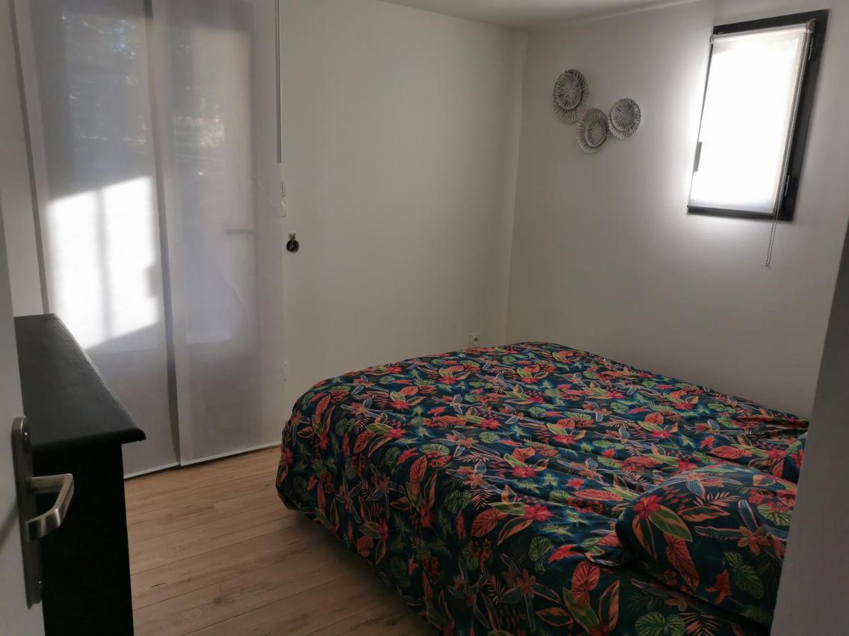 Gite 2 Chambres Avec Piscine Sernhac ภายนอก รูปภาพ